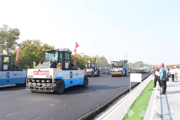 在线炒股配资公司 湖北京港澳高速改扩建列入“交通强国”试点